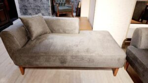 مبل راحتی مینیمال دسته چوبی